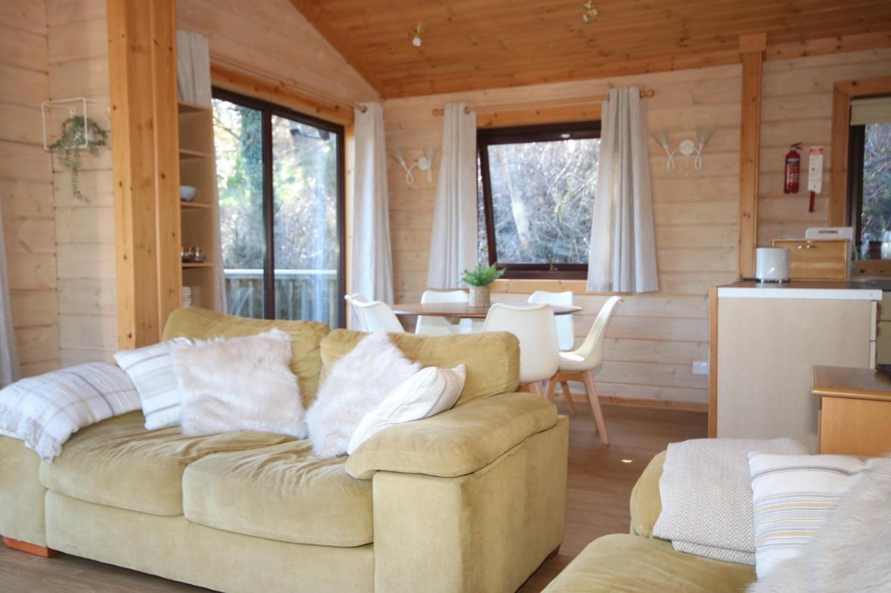 Hartland Hideaway Lodge Woolfardisworthy  Экстерьер фото