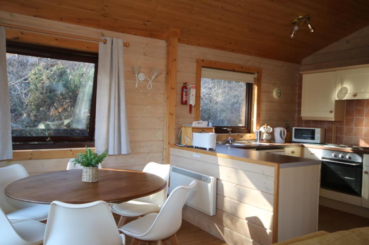 Hartland Hideaway Lodge Woolfardisworthy  Экстерьер фото