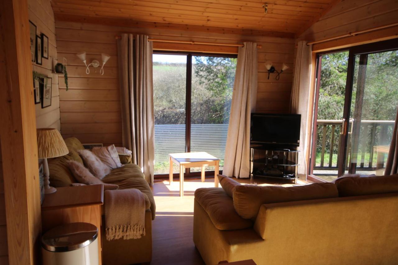 Hartland Hideaway Lodge Woolfardisworthy  Экстерьер фото